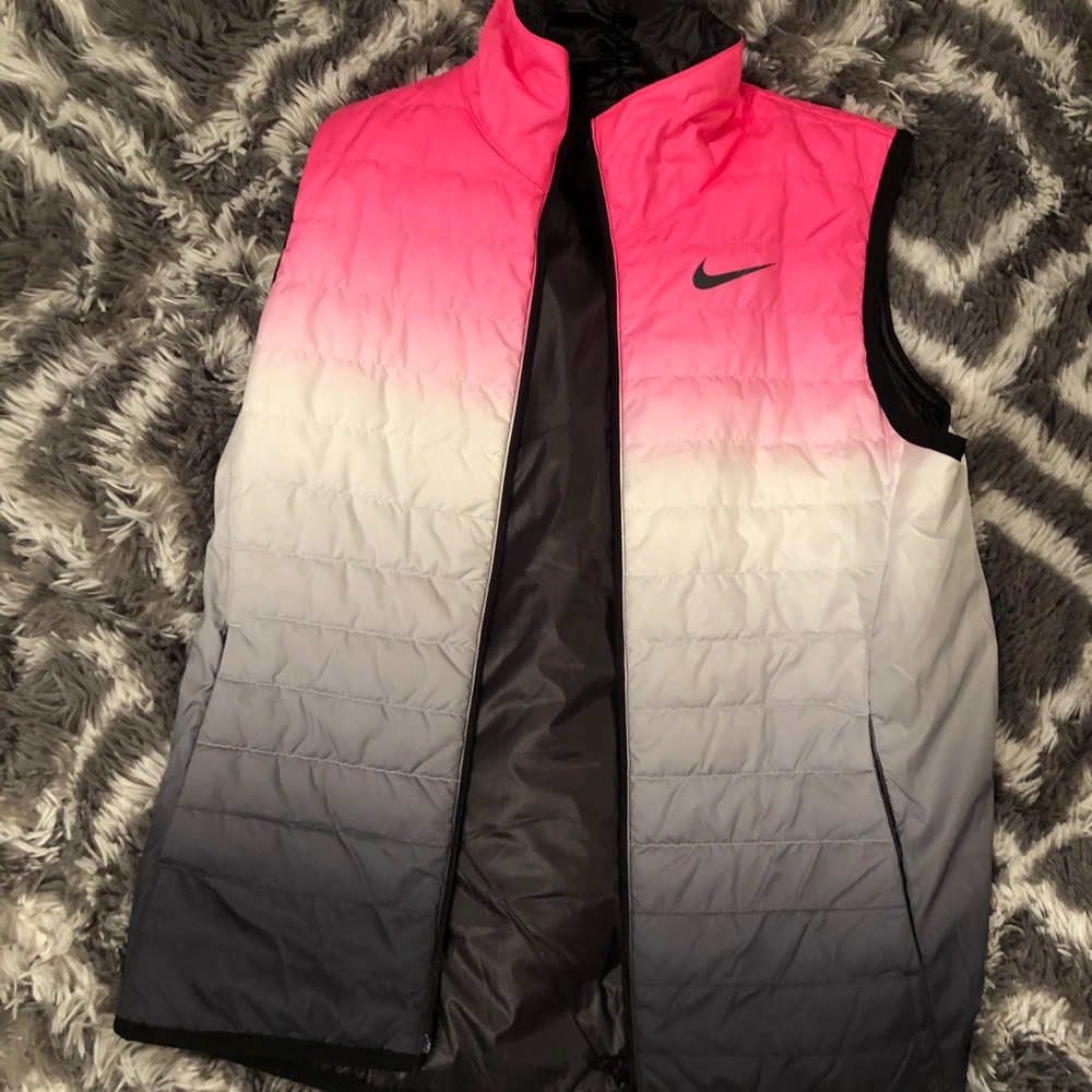 Reversible Nike puffy vest, size M